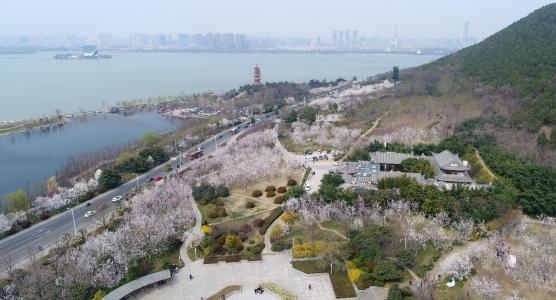 湖1.jpg
